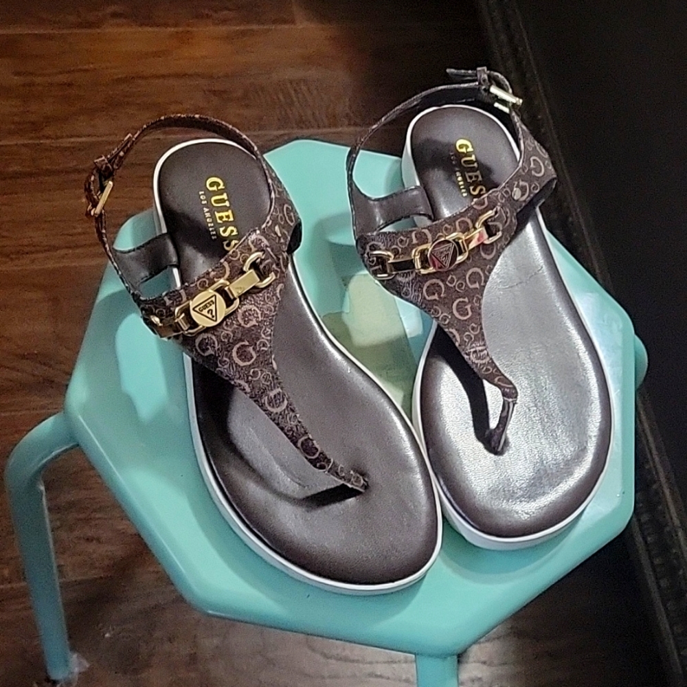 Guess Sandals Size 7 Brown